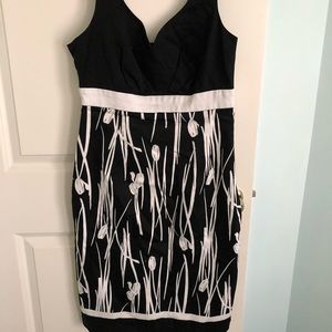 Excellent Condition WHBM Strap Flora Dress
